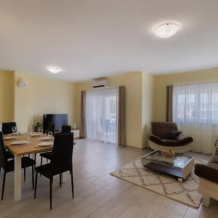 Maja Apartament Komarna