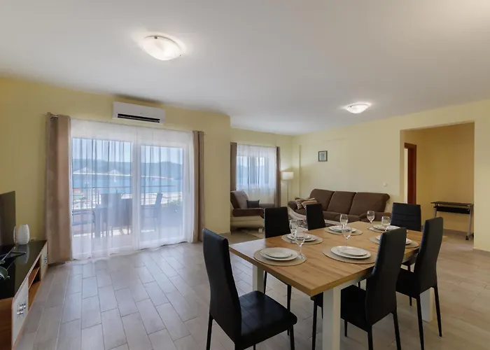 Maja Apartamento Komarna